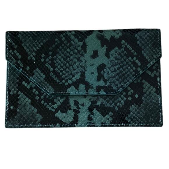 Henri Bendel Green Snakeskin design envelope pouch - Picture 1 of 8